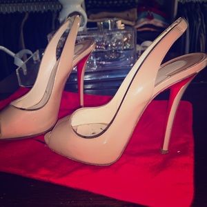 🔥stunning Christian Louboutins sling backs🔥